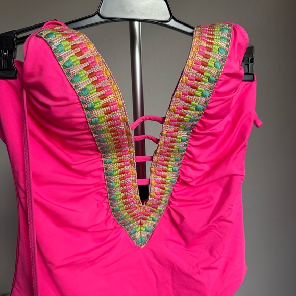 NWT BECCA Pink Crochet Plunge One Piece Swimsuit Sz S/P - Picture 9 of 10
